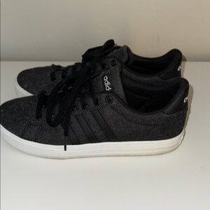 Adidas women’s 8